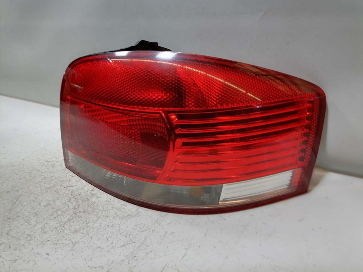 Audi A3 8P original R&uuml;cklicht R&uuml;ckleuchte Schlussleuchte rechts 3-T&uuml;rer Bj.2004